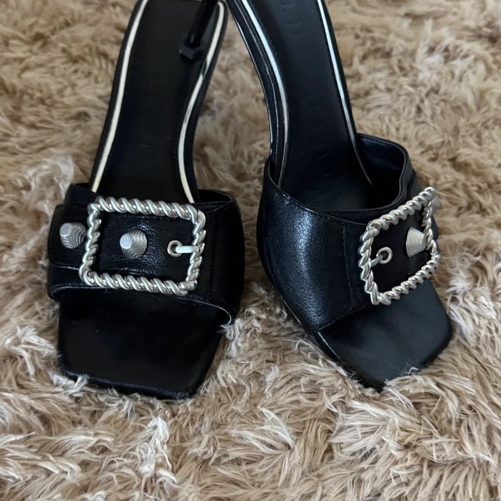 Gianni Bini Black Heels with Silver Accents - Picture 5 of 6